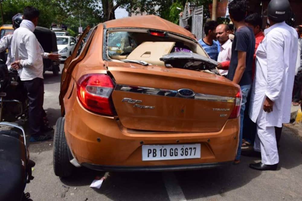 two dead in road accident in nainital road