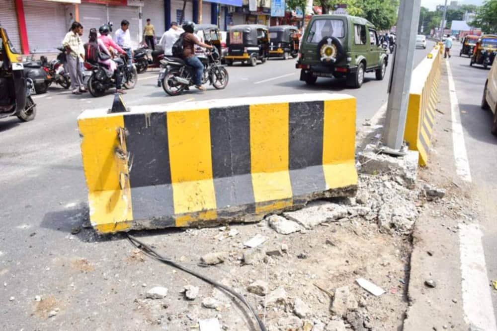 two dead in road accident in nainital road