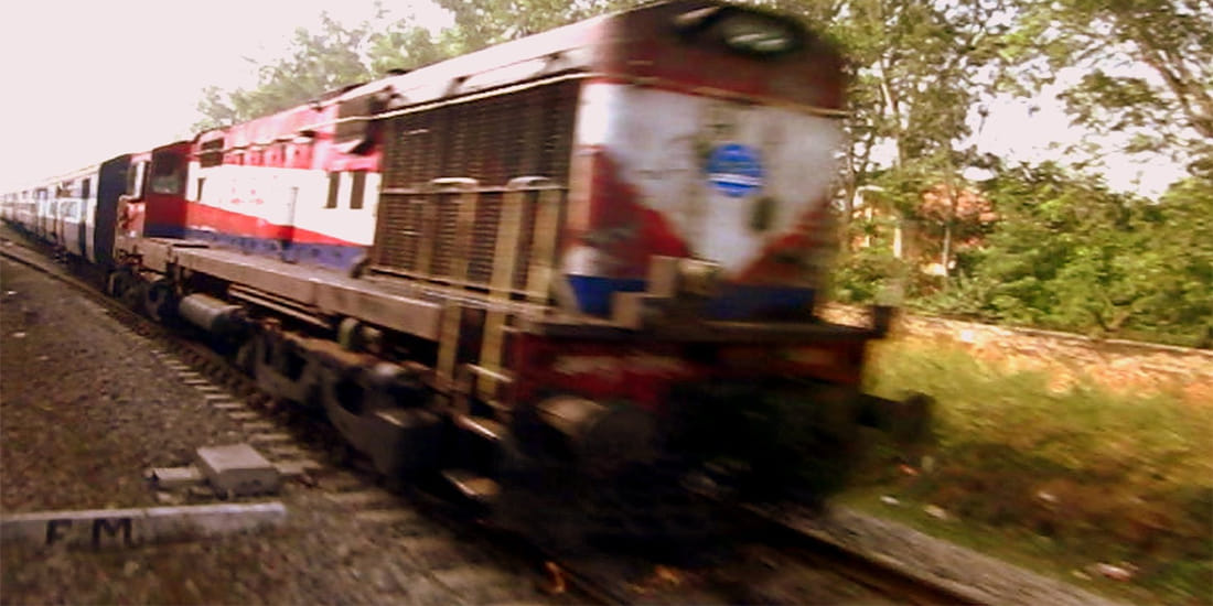passenger angry due to ac not working in chambal express