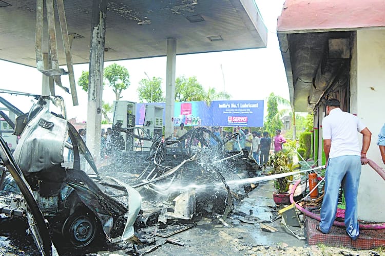 ambulance blast at petrol pump in gonda