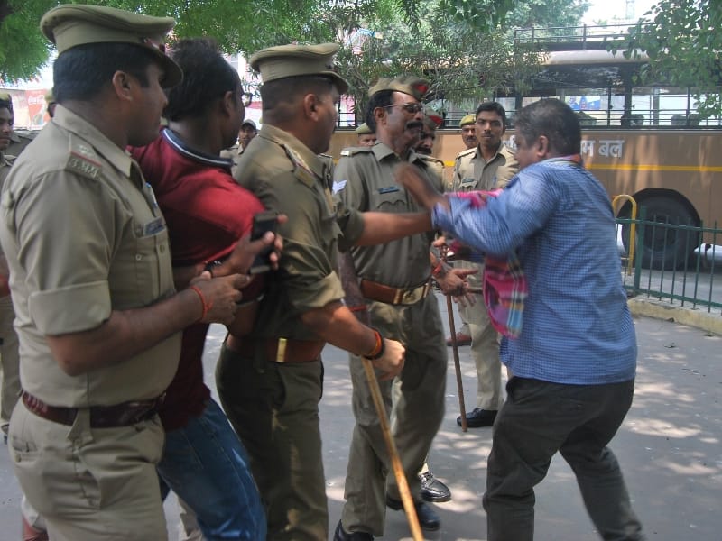  Police lathicharge at students in Lucknow.