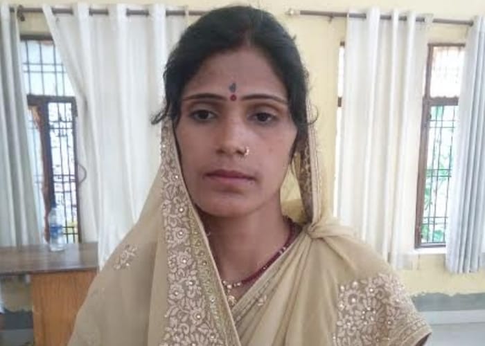 samajwadi mall block head rajkumari yadav dismissed