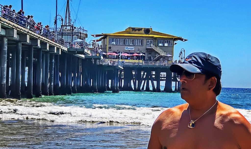 Megastar Ravi kishan looks like this in America, now shooting in Varanasi