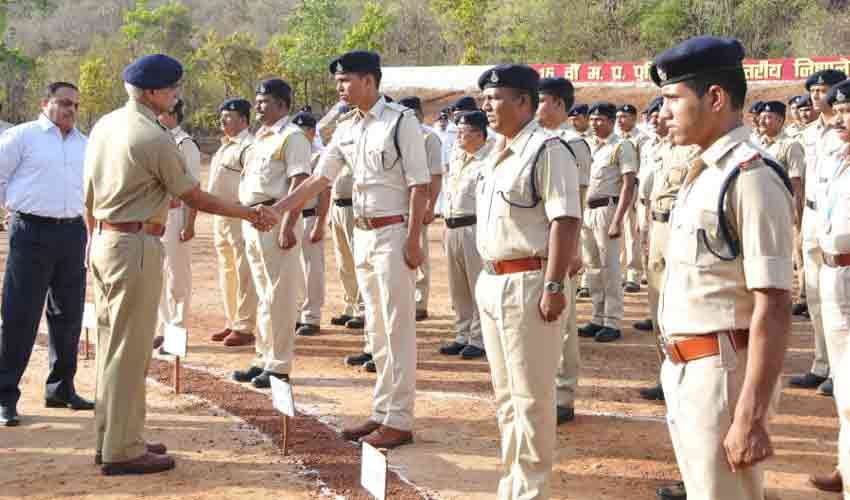 vacancies for 10th passed candidates in police salary 21000