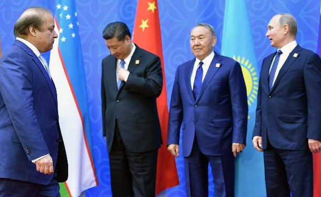 Chinese Prez Xi Jinping skips customary meeting with Pak PM Nawaz Sharif at SCO summit
