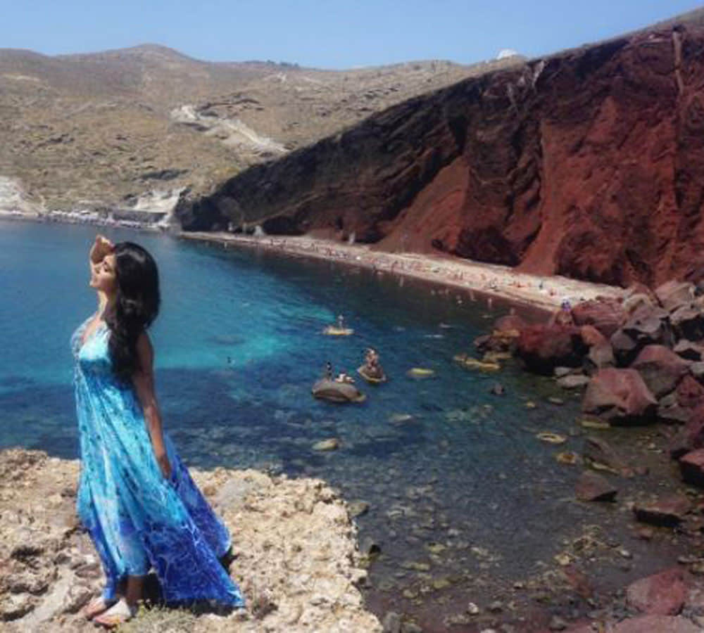 ‘Ishq Vishq’ actress Shenaz Treasurywala is having a great time in Greece