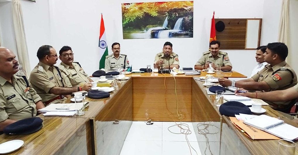 Triple Murder: Deadline Finish, Police Empty