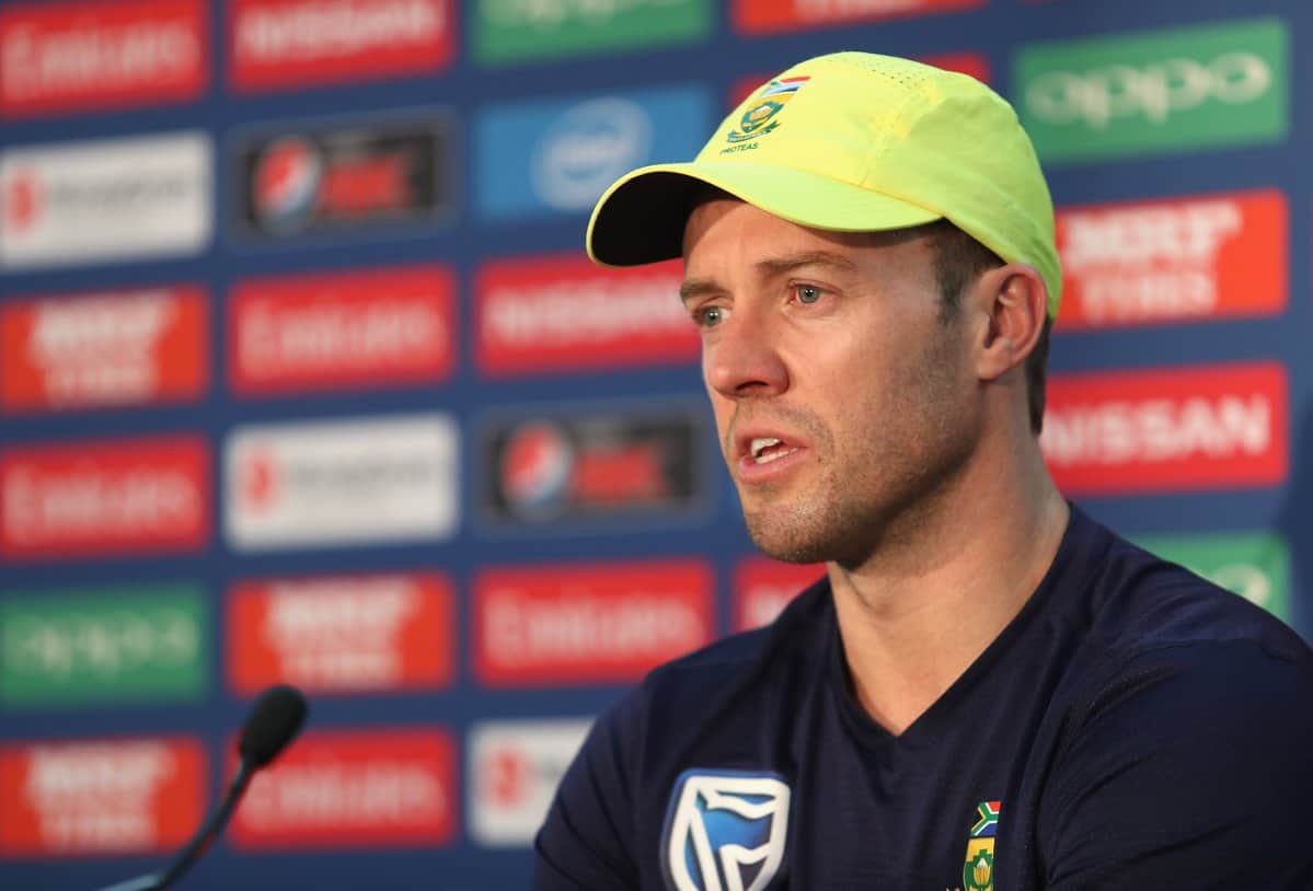 bollywood celebs sad react on AB de Villiers on retirement from international cricket