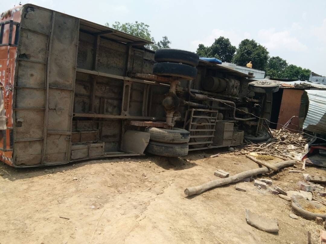 bus accident in balrampur in Uttar Pradesh.