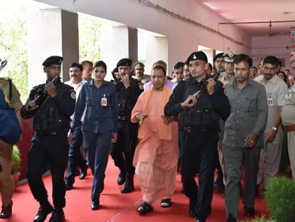 chief minister adityanath on cleanliness in Lucknow.