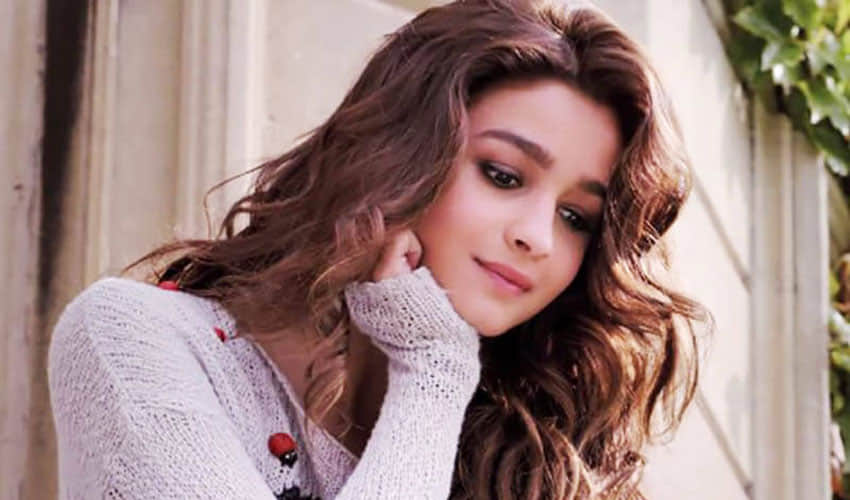 Sanjay leela bhansali film Gangubai kathiyawadi starring Alia Bhatt got in trouble during shooting