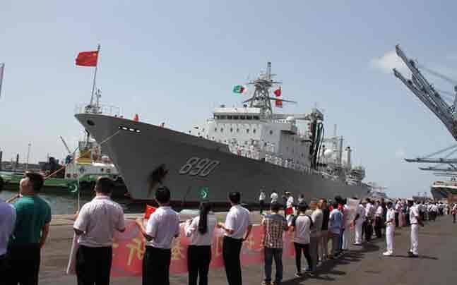 Chinese Navy warships dock in Karachi, Chinese fleet was welcomed by the Pakistan Navy chief