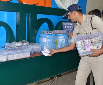Police arrested two men for Drug trading