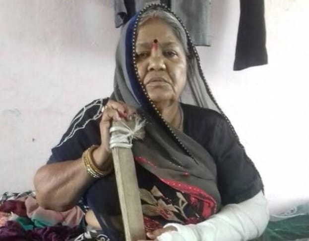 'Police beat entering in the our house' says 80-year-old Kamlabai