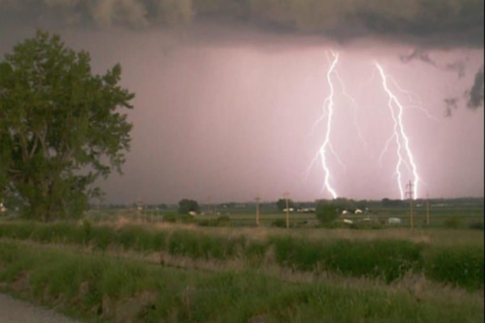 Two real sister died by lightning in ballia