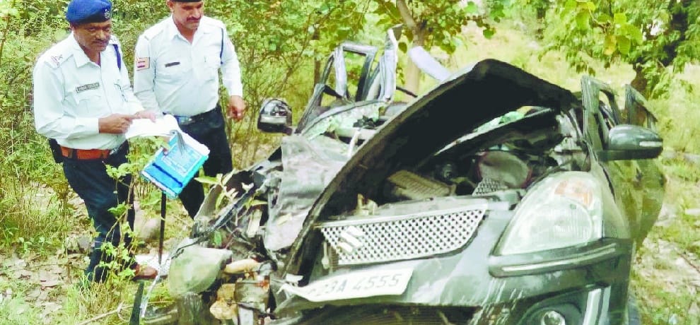 kangra three died in car accident