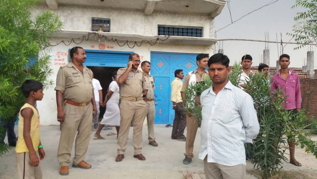 Robbery of 1.2 million from Saraf on force