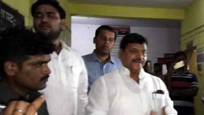 Shivpal yadav along with supporters protest in saifai police station in etawah