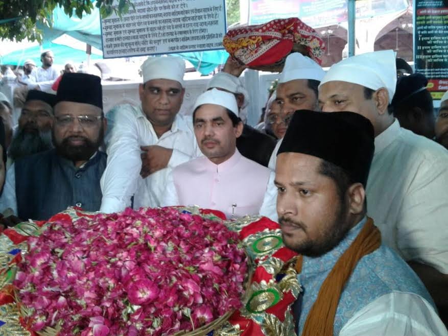 shahnawaz hussain in khwaza dargah