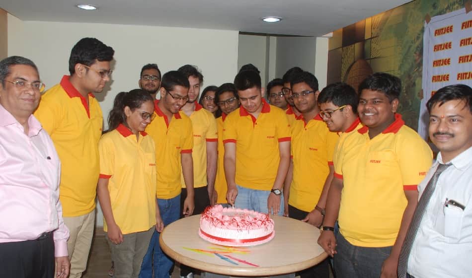 umang malik tops jee advanced 2017 in ghaziabad with 176th rank 