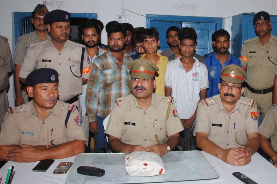 agra railway police arrested man with engine of shatabdi express