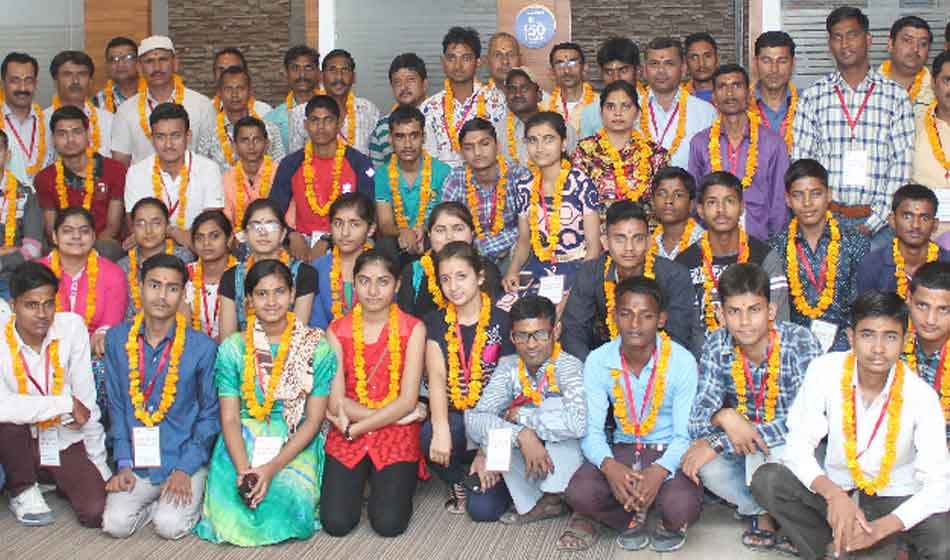 atul maheshwari scholarship awardee students will be honored in delhi