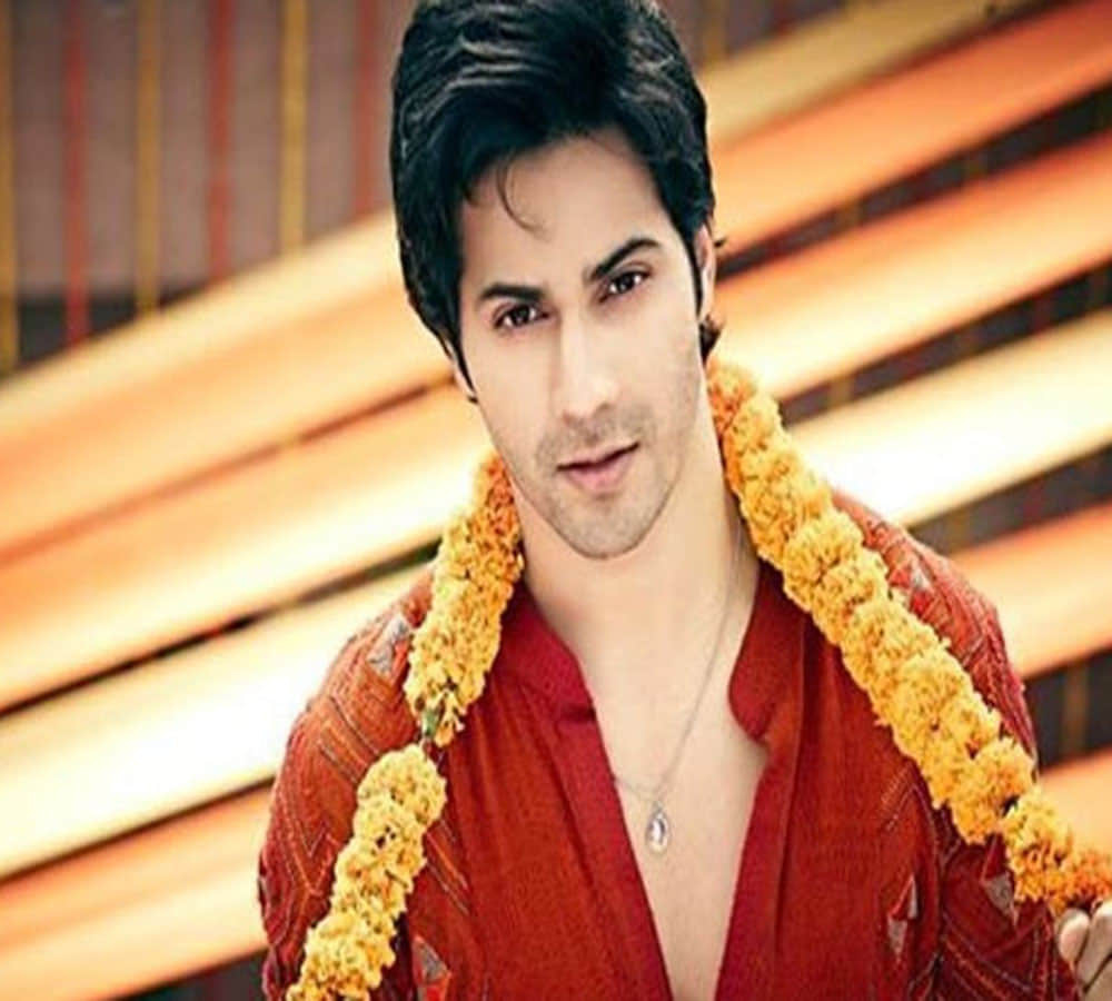 Girl Ran Away From Home To Meet Actor Varun Dhawan, Finally Met Her Favorite