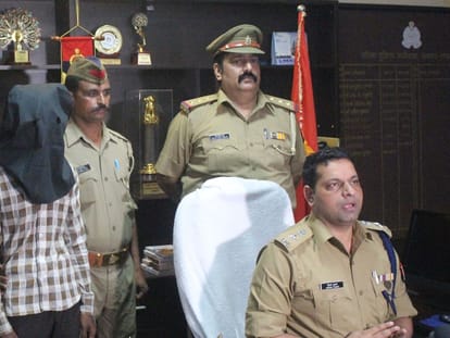 bike thieves caught in Lucknow.