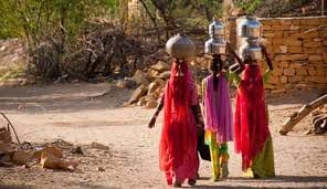 Desperate to drink 12 villages in the fierce heat