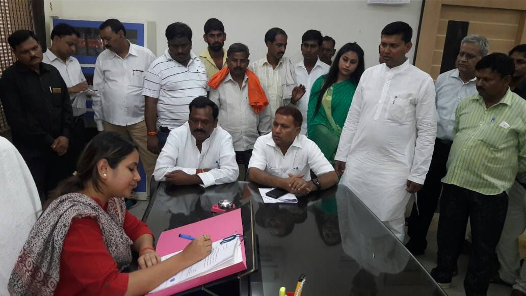 in firozabad block member took no confidence motion against block head