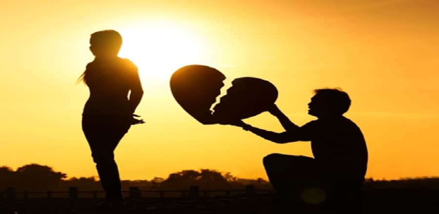 Mau boyfriend had gone to meet the girl friend, the villagers beat him