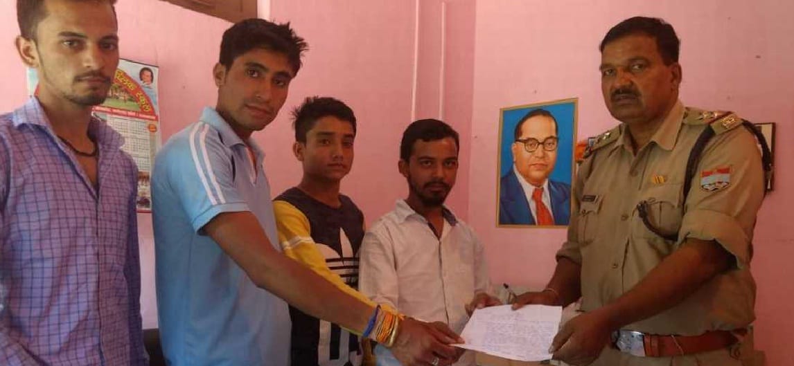 Students suffering from illegal smuggling of liquor, charas and cattle