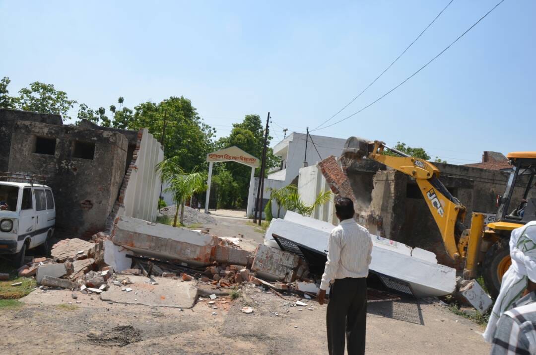 illegal construction of mulayam singh college collapsed