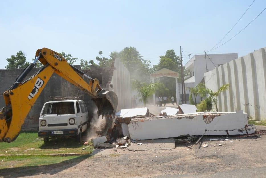 illegal construction of mulayam singh college collapsed