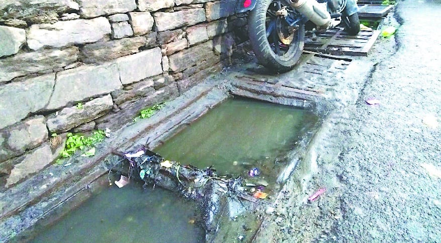 Seven-year-old boy dug in a drain
