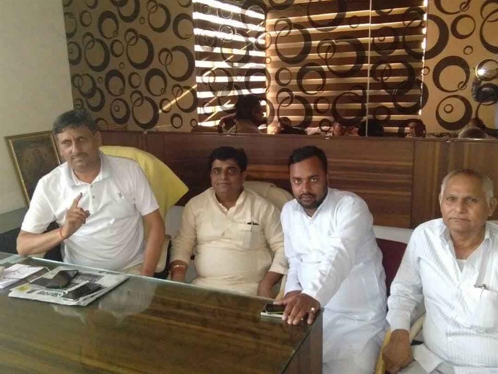fifteen members will hold a proposal against the president in Hathras