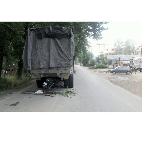 Two died in bike accident in kullu himachal pradesh