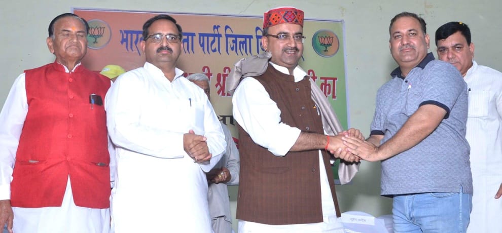 Bjp incharge Mangal Pandey targets cm virbhadra singh