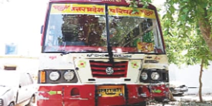 Bus coming on fast speed crushed three including mother and son, scream