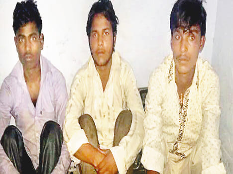 three people caught in giving fraud information of loot