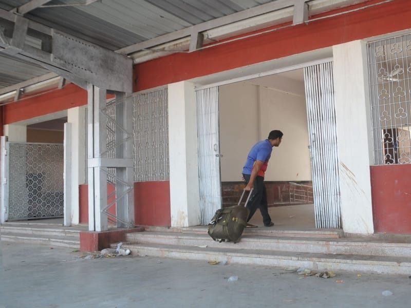 oldest railway station of Agra is becoming smuggling point