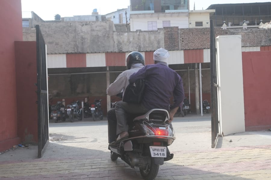 oldest railway station of Agra is becoming smuggling point