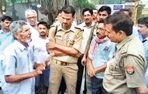 Agitated on the abduction of the girl from the AG Office Gate