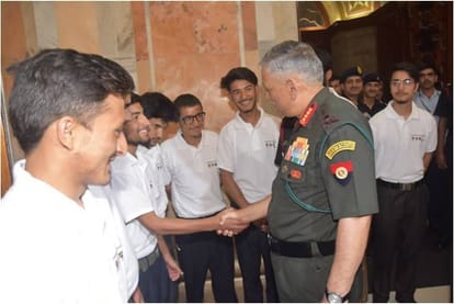 Kashmiri youths succeeded in JEE with indian army support