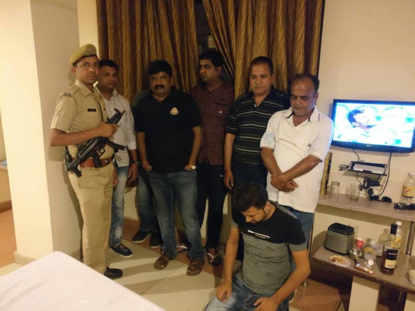 batting on Champions Trophy match, 7 arrested 
