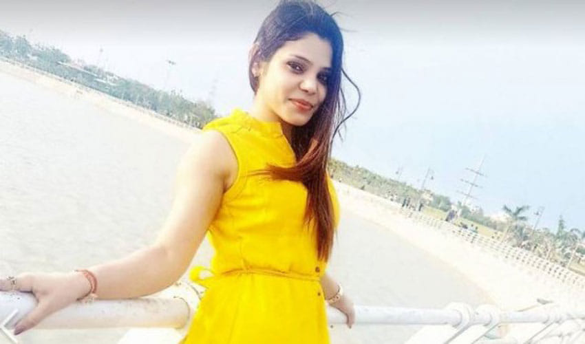 actress and model kritika chaudhary death emotionless filmy world