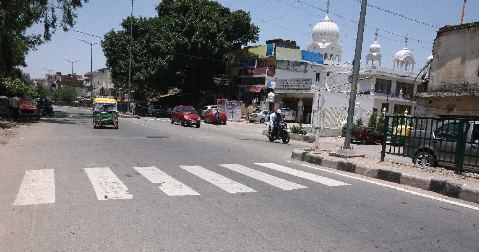 Chandigarh deadly crossing roads, many people killed