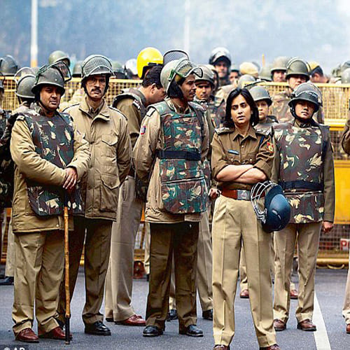 vacancies for 12th passed in police 22000 salary