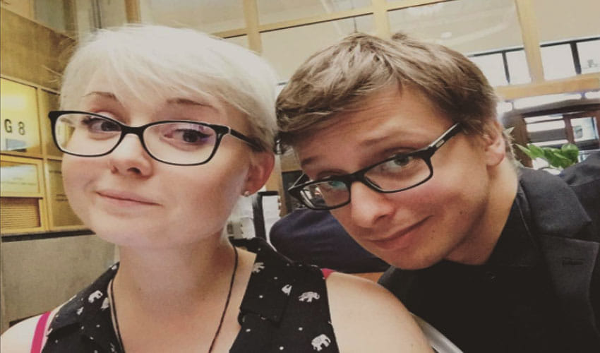 Know about the new trend of internet called Divorce selfies, people are falling in love with