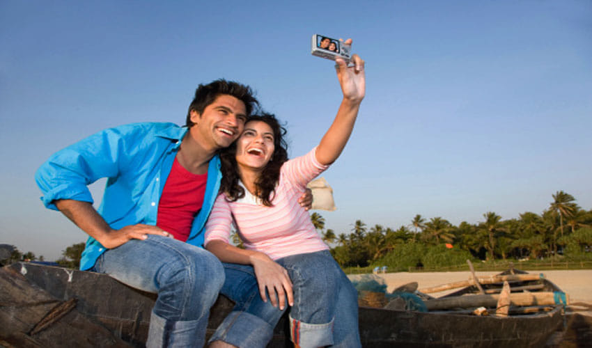 social media become platform of happy moments 